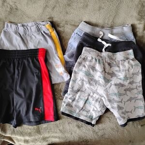 **Sold**Boys 4T Short Set (1 boys Size 4 Small As Well)